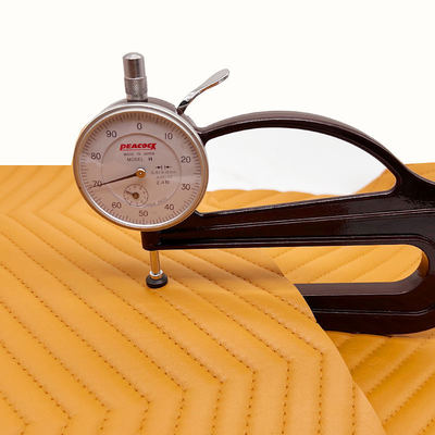 1,8 mm dickes PVC-Stickerei-geprägtes Streifenmuster Kunstleder wasserdichte Tasche Tischmatte Schuhe Geldbörse Dekor Gürtel Sofa