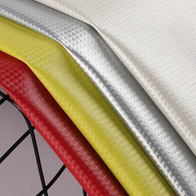 Elastische PU Kohlenstofffaser Strohmatte Getreide Synthetisches Leder für Kleidungstüten Ohrhörer Hülsenbox Falsches Ledergewebe