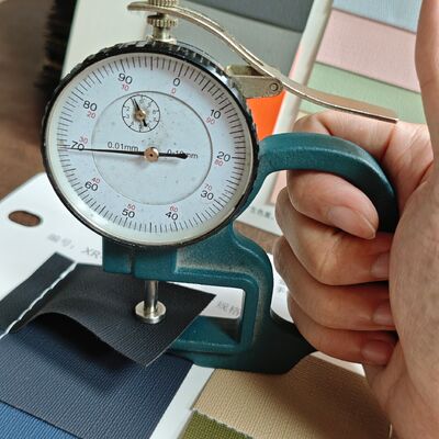 Mikrokerntextur PVC-Synthetisches Leder-Roll Feinkörnchen Kunstleder-Material für Taschen Geldbörsen Möbel Auto-Innenraum